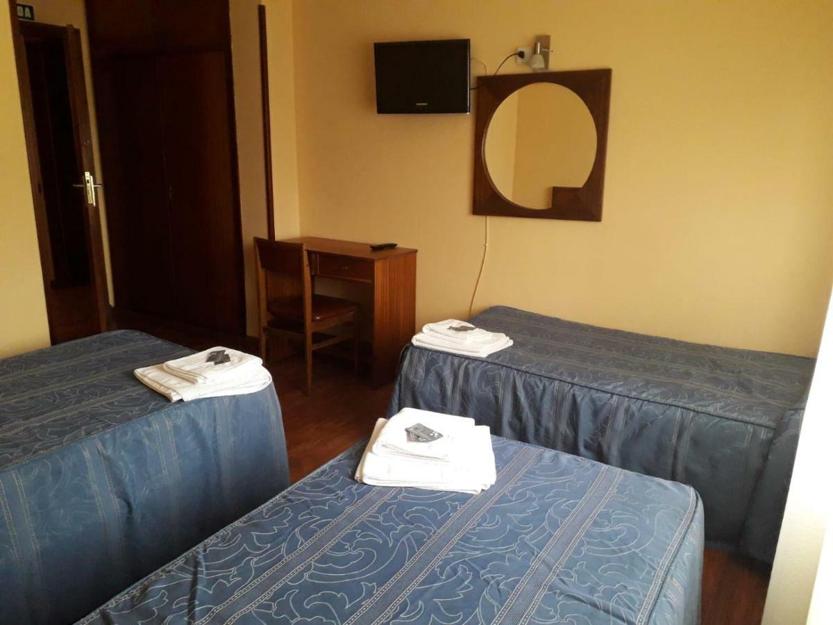 Hostal Ezequiel Los Arcos Esterno foto